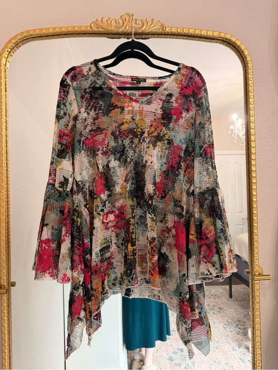 Dor Dor Tops - Abstract Print Bell-Sleeve Tunic Top - Pink Multi